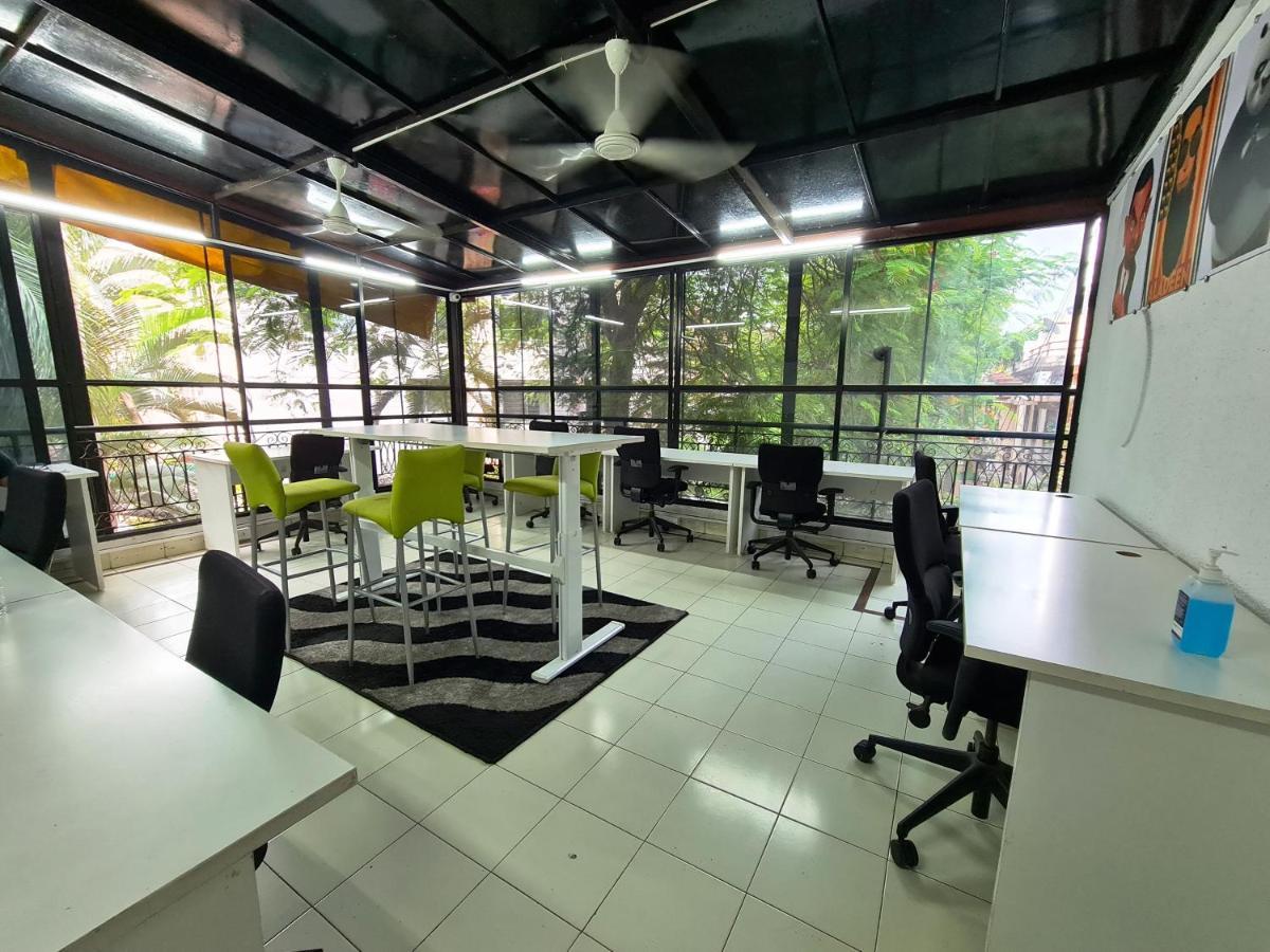 Hostel Lifespace- Twin Bungalow With Pods, Bunks, Private Rooms, Cowork & Cafe Pune Zewnętrze zdjęcie